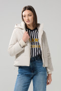 Chaqueta con capota acolchada unicolor y cremallera
