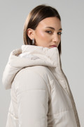Chaqueta con capota acolchada unicolor y cremallera