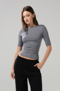 Camiseta unicolor ajustada con cuello redondo y manga 3/4