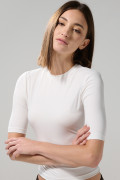 Camiseta unicolor ajustada con cuello redondo y manga 3/4