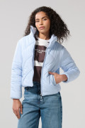Chaqueta cuello alto acolchada azul clara con bolsillos