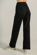Jean tiro alto 90´S negro con bolsillos y bota recta
