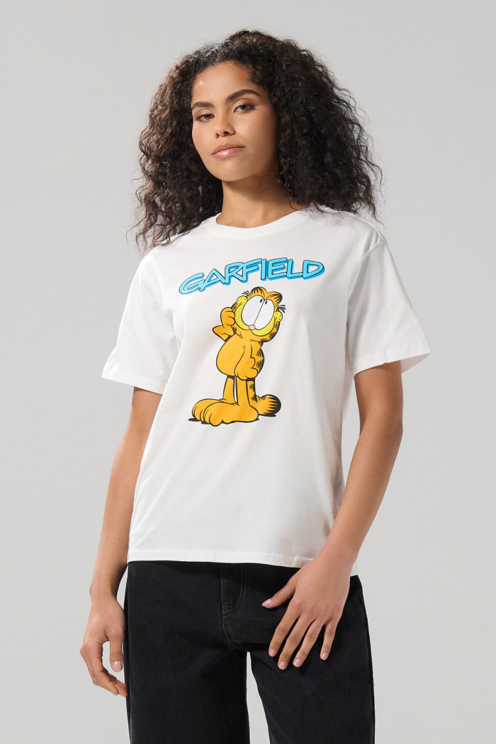 Camiseta manga corta crema con diseño de Garfield