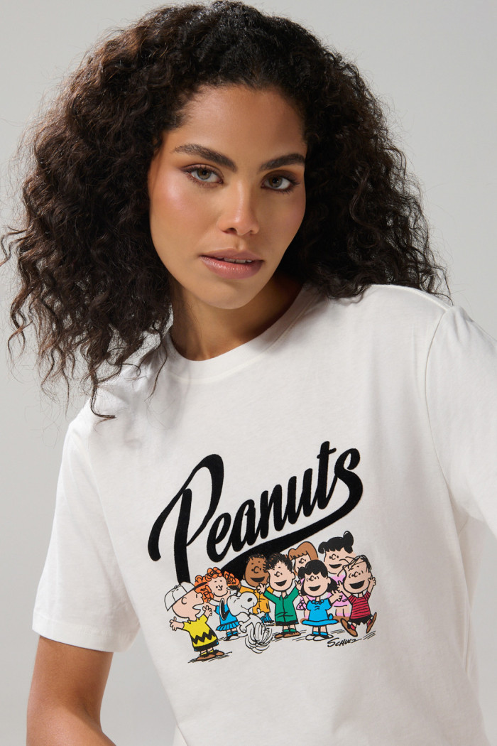 Camiseta crema clara de Snoopy con manga corta