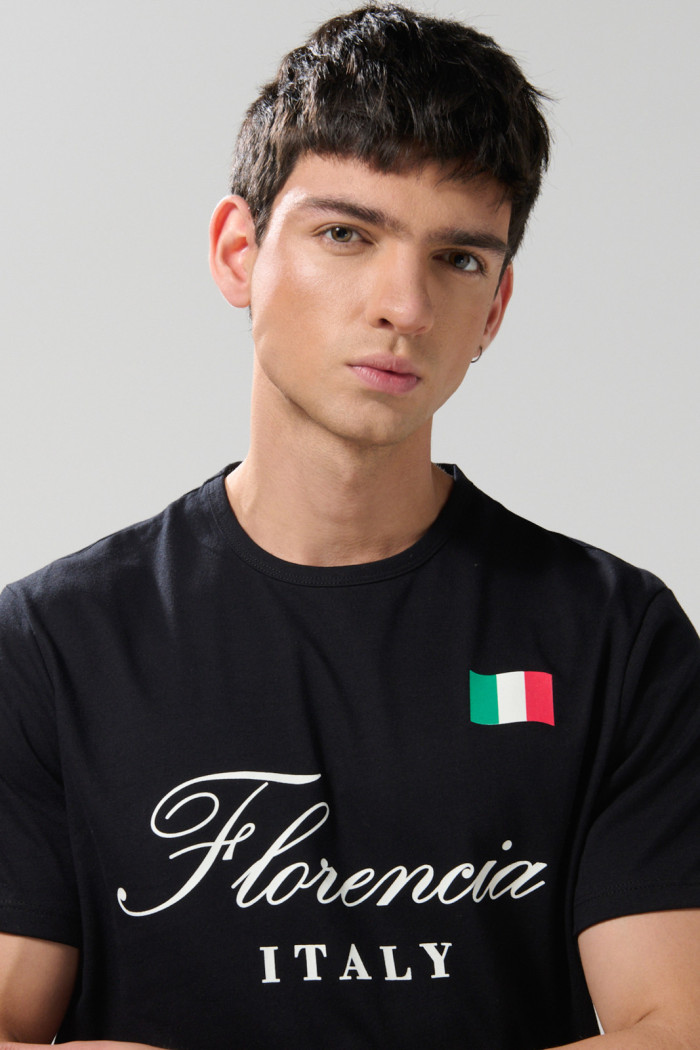 Camiseta ajustada negra en algodón con cuello redondo