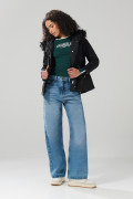 Chaqueta unicolor parka con bolsillos y capota con pelo