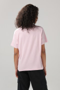 Camiseta college rosada clara con manga corta