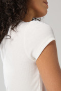 Camiseta cuello redondo unicolor en tela acanalada