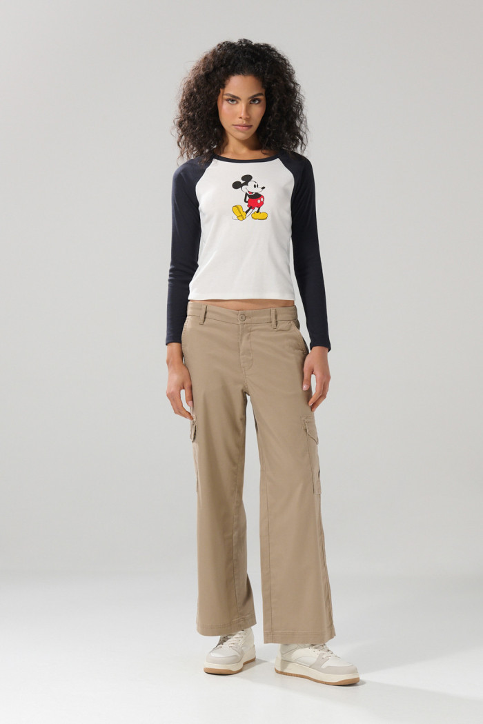 Camiseta de Mickey crema con manga ranglan larga