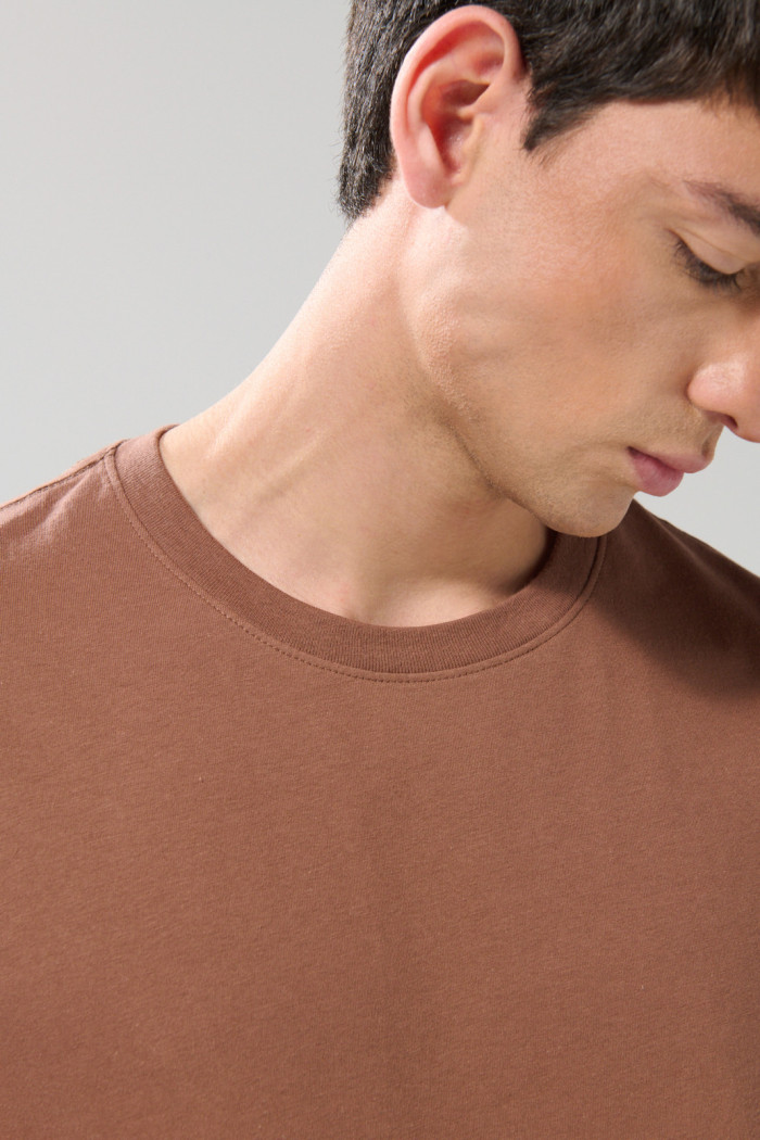 Camiseta manga corta unicolor en algodón ajustada