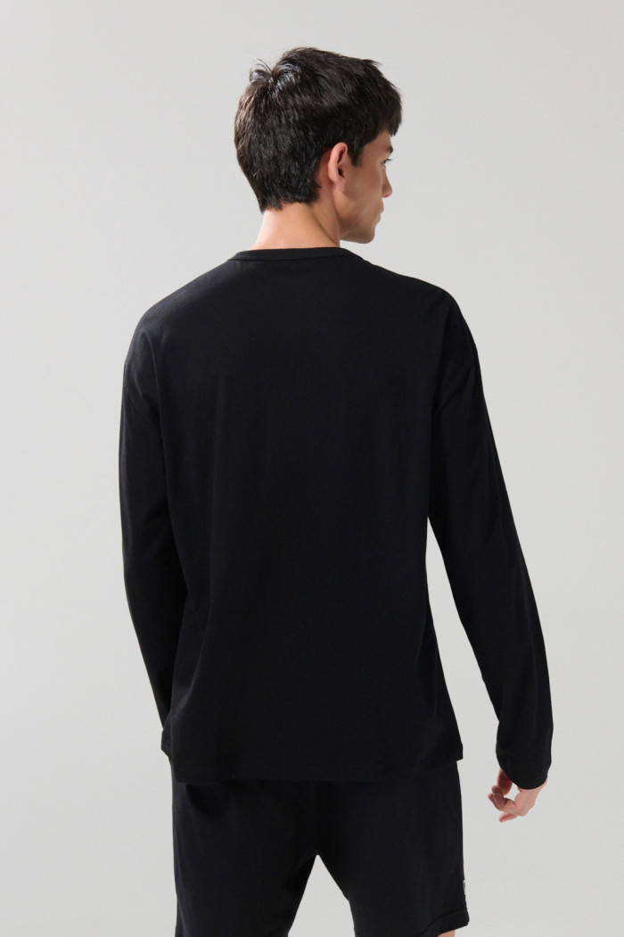 Camiseta manga larga negra con estampado de Mickey