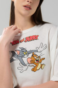 Camiseta oversize crop top crema de Tom y Jerry