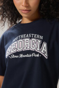 Camiseta college azul con manga corta y cuello redondo