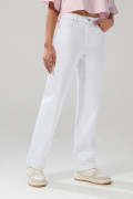 Jean 90´S blanco con tiro alto, bolsillos y bota recta