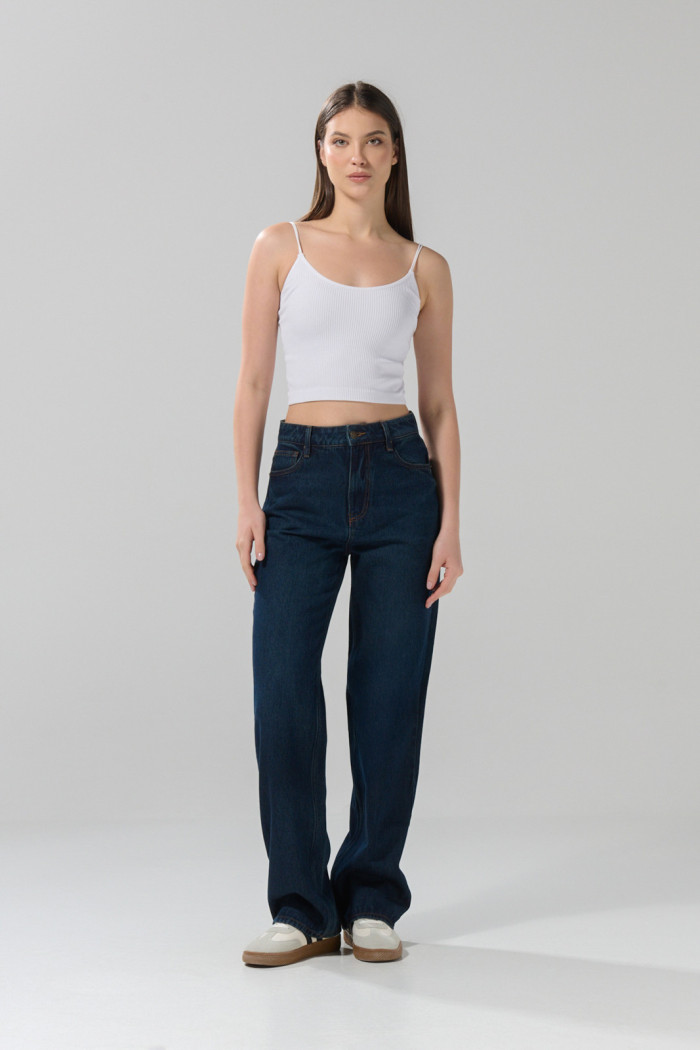 Jean 90´S azul oscuro bota recta con tiro alto y fit holgado