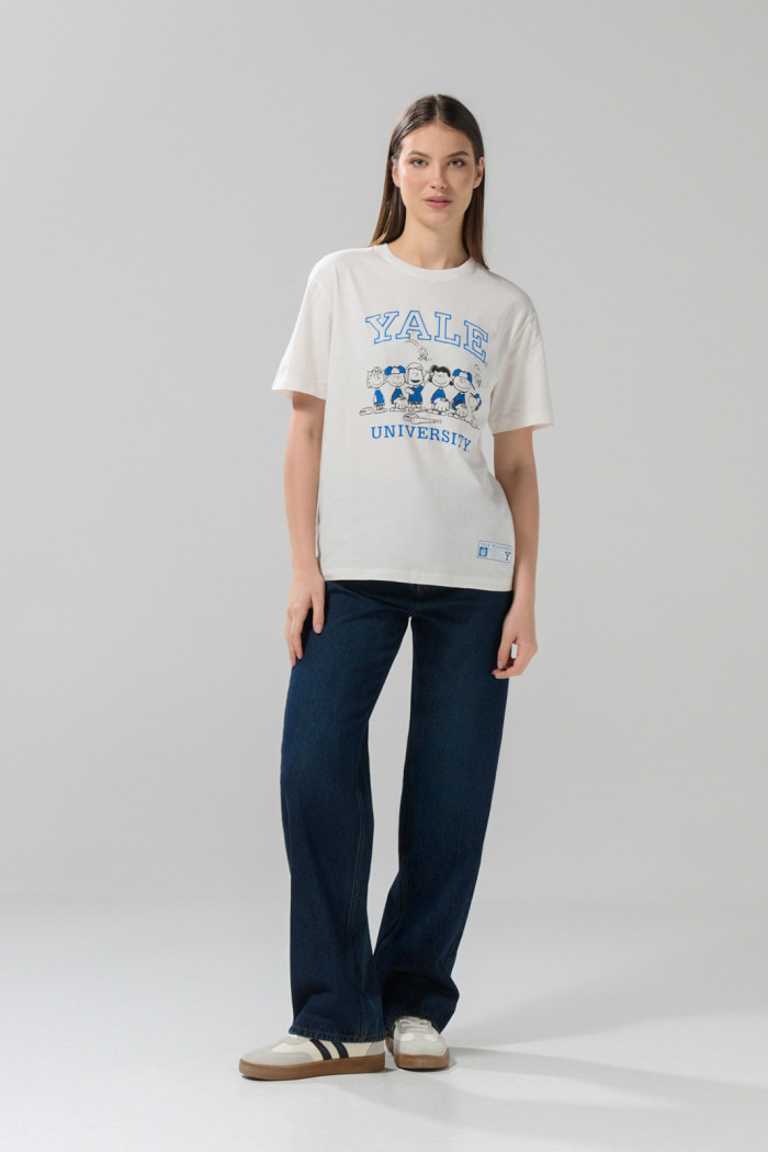 Camiseta de Snoopy & Yale crema con cuello redondo