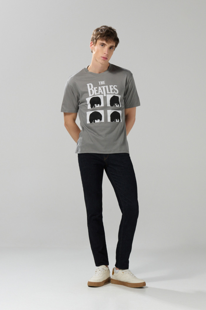 Camiseta manga corta gris intensa con arte de The Beatles
