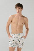 Bermuda playera crema tiro bajo con estampados continuos