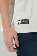 Camiseta crema cuello redondo oversize con arte de Mickey