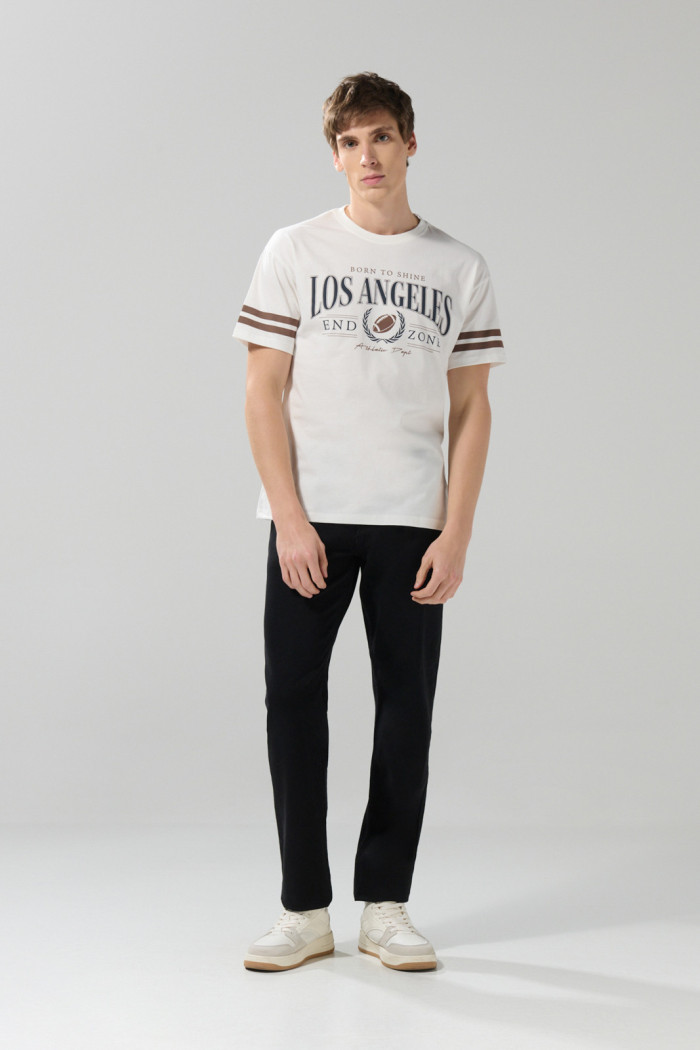 Camiseta college crema en algodón con cuello redondo