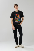 Camiseta cuello redondo negra con arte de Mickey