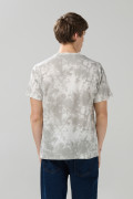 Camiseta crema tie dye manga corta con arte de Mickey