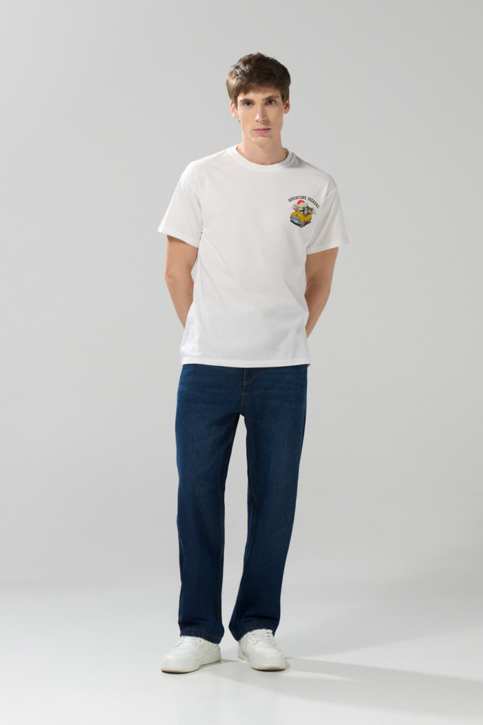 Camiseta cuello redondo crema con artes de Mickey