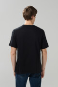 Camiseta del Rey León negra con manga corta