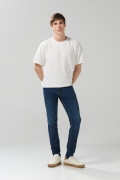 Jean azul oscuro skinny tiro bajo con fit ajustado