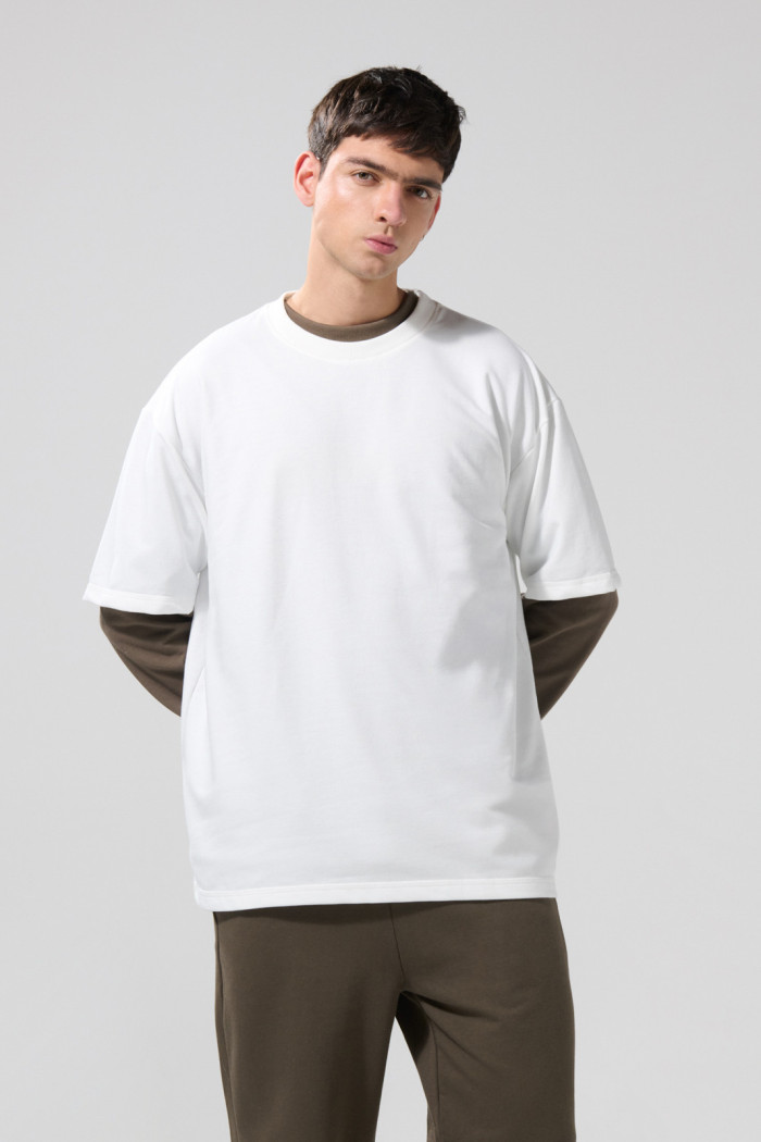 Camiseta en tela gruesa crema manga corta oversize