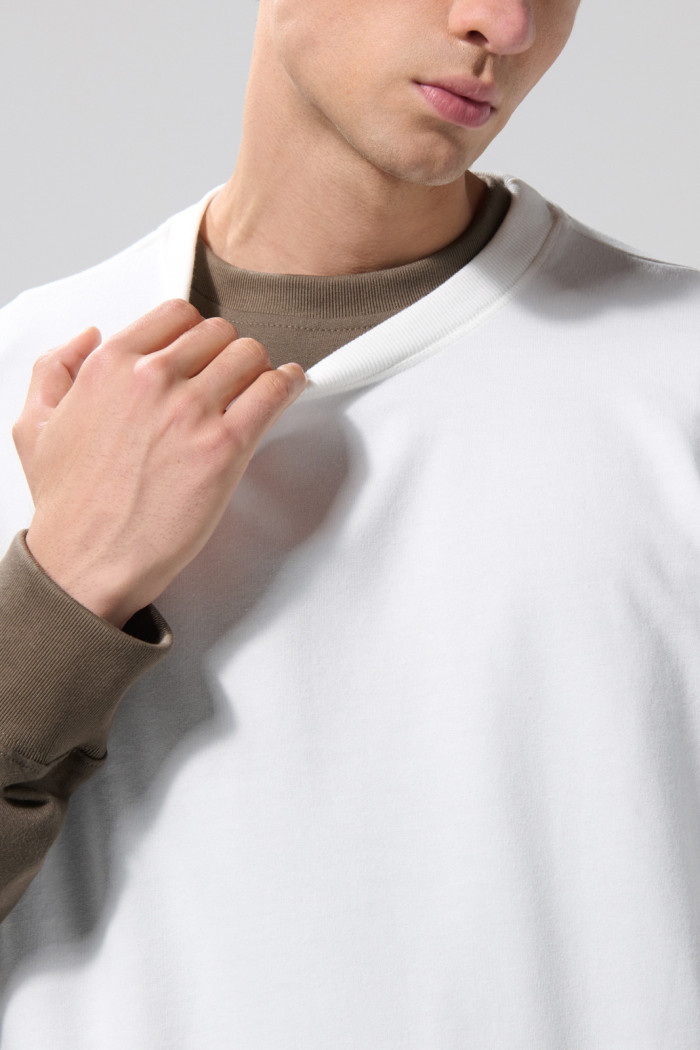 Camiseta en tela gruesa crema manga corta oversize