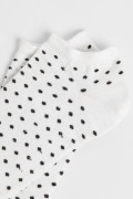 Medias tobilleras unicolores con puntos en contraste