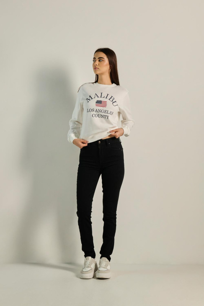 Jean jegging negro tiro alto ajustado con cremallera