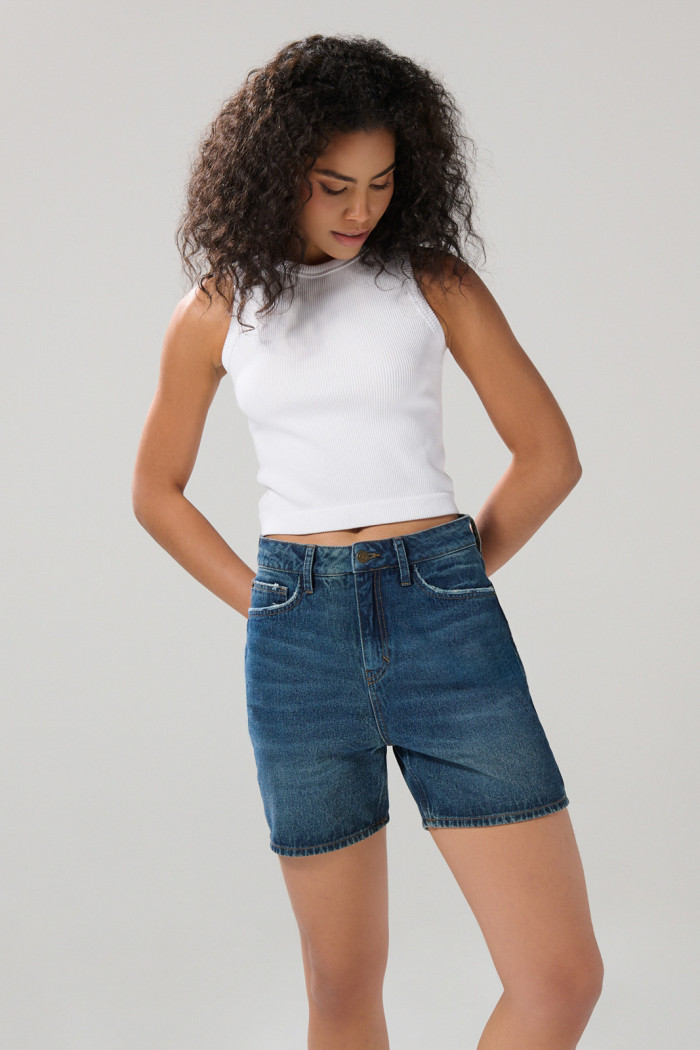 Short de jean súper tiro alto azul oscuro con cremallera