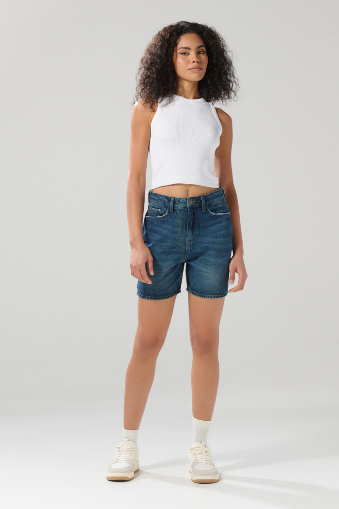 Short de jean súper tiro alto azul oscuro con cremallera