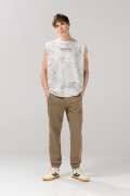 Camiseta oversize manga sisa unicolor con arte celestial