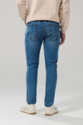 Jean slim 5 bolsillos azul medio con tiro bajo