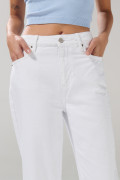 Jean bota recta 90´S blanco con tiro alto y bolsillos