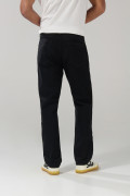 Jean negro straight leg tiro bajo con bota recta y cremallera