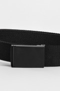 Cinturón tipo reata negro con hebilla metálica rectangular