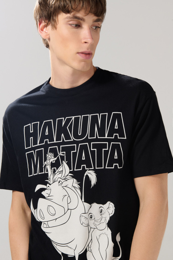 Camiseta del Rey León negra en algodón manga corta