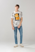 Camiseta de Garfield crema tie dye con cuello redondo