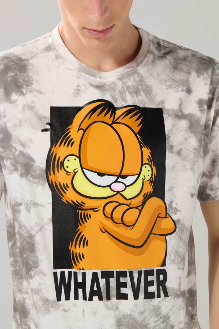 Camiseta de Garfield crema tie dye con cuello redondo