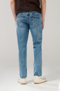 Jean straight leg bota recta azul medio con tiro bajo