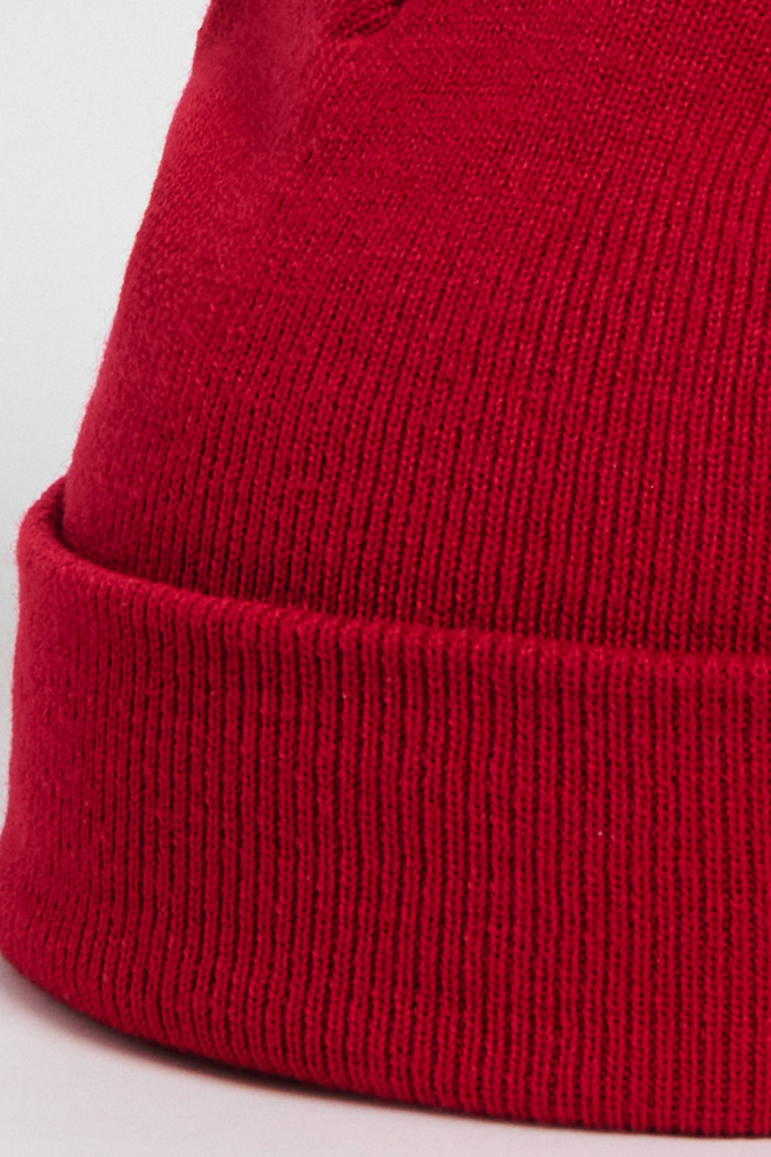 Gorro unicolor tejido con texturas de canal