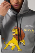 Buzo gris medio con capota y estampado del Rey León