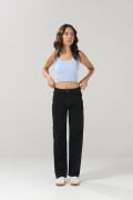 Jean straight leg negro con tiro alto y bota recta