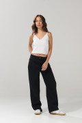 Jean 90’S negro con tiro alto, 5 bolsillos y bota recta