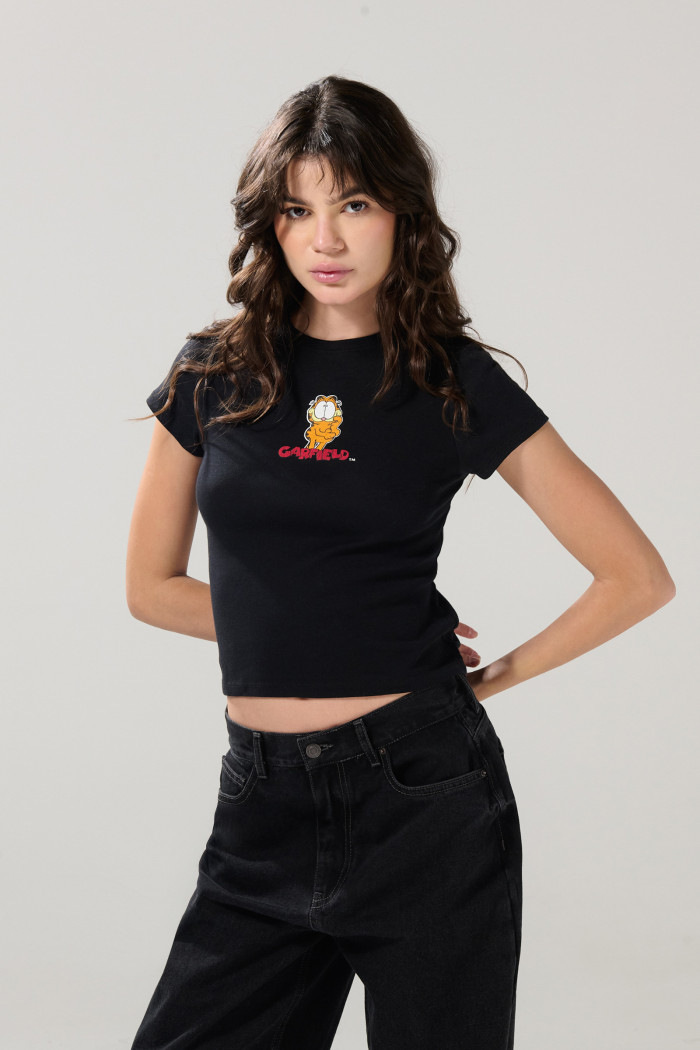 Camiseta acanalada negra de Garfield con manga corta