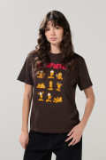Camiseta manga corta café oscura con diseño de Garfield